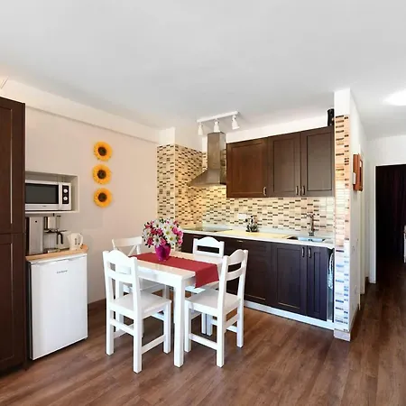 Las Americas Front Line Ocean Apartment *